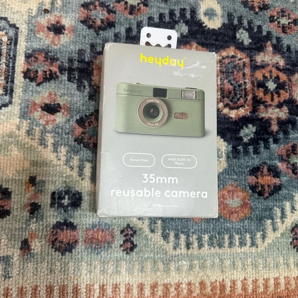 New Sage Green Reusable Camera Heyday 35MM Camera Built-in Flash Film Camera NIB